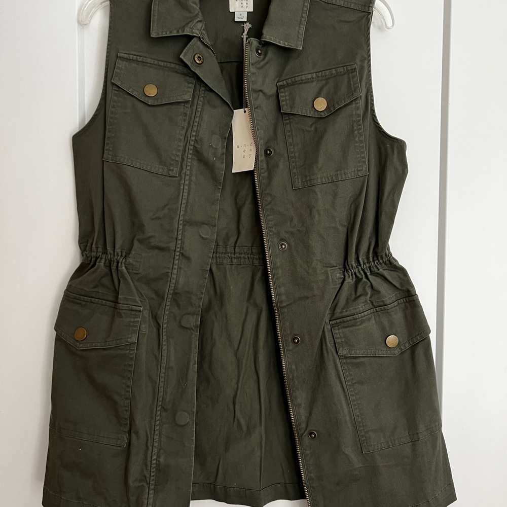 NWT Army Green Utility Vest